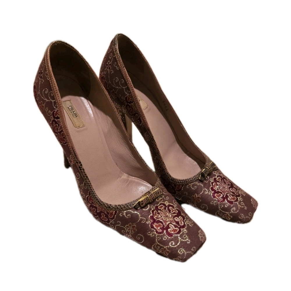 SOLD!! Prada Elegant Brown and Red Embroidered Heels